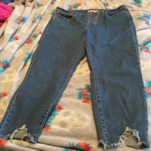 Levi button up fly distressed ankle